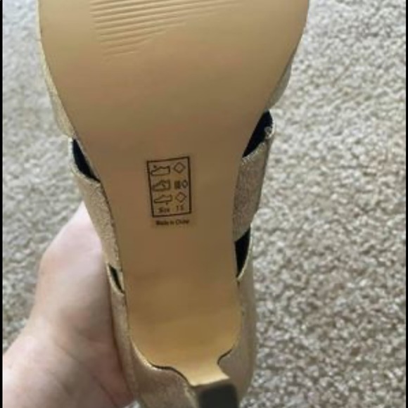 Gold Strappy Heels size 7.5 - Picture 3 of 3